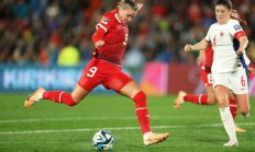 九游体育APP下载-瑞士队备战挑战赛，队员士气高昂