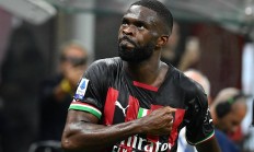 九游娱乐网站-关于AC米兰中场受伤阻碍球队发展的信息