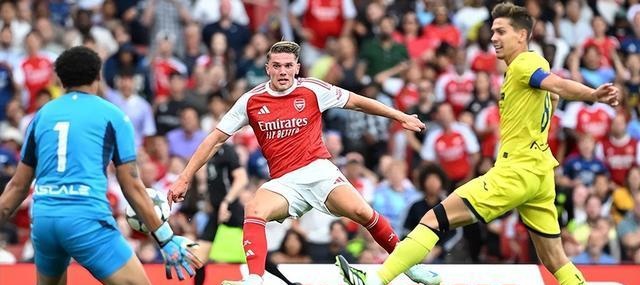 阿森纳新援首秀表现抢眼,球迷期待 阿森纳新援首秀表现抢眼,球迷期待