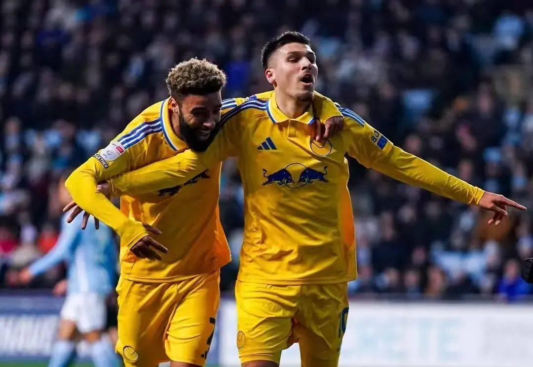 利兹联客场大胜,连续多场比赛保持不败 利兹联客场大胜,连续多场比赛保持不败