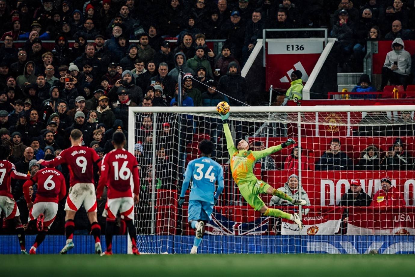 包含斯旺西城主场大胜西汉姆联,取得关键胜利的词条 包含斯旺西城主场大胜西汉姆联,取得关键胜利的词条