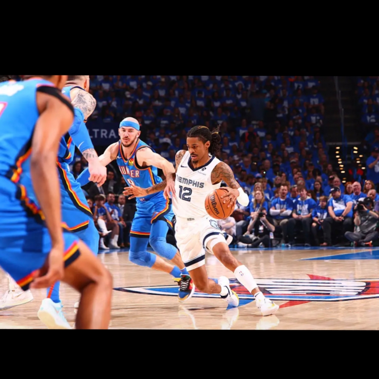 马刺客场力克灰熊,继续实现连胜 马刺客场力克灰熊,继续实现连胜