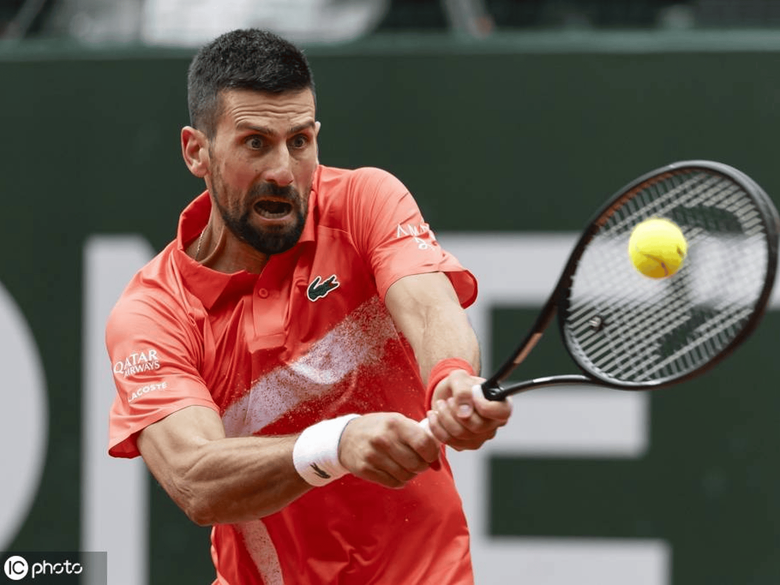 关于意大利网球队翻盘日本网球队，德约科维奇送出助攻的信息