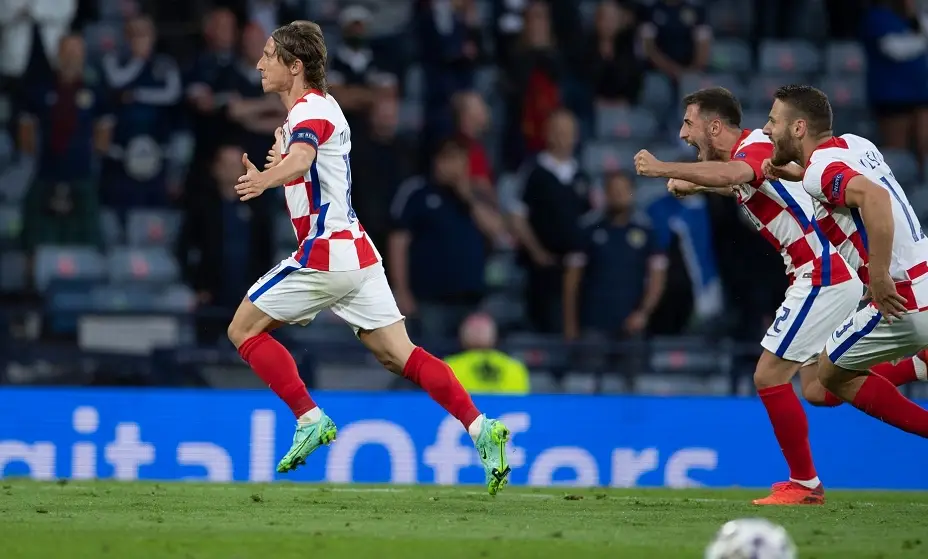 西班牙队逆转瑞士队，晋级欧国联决赛