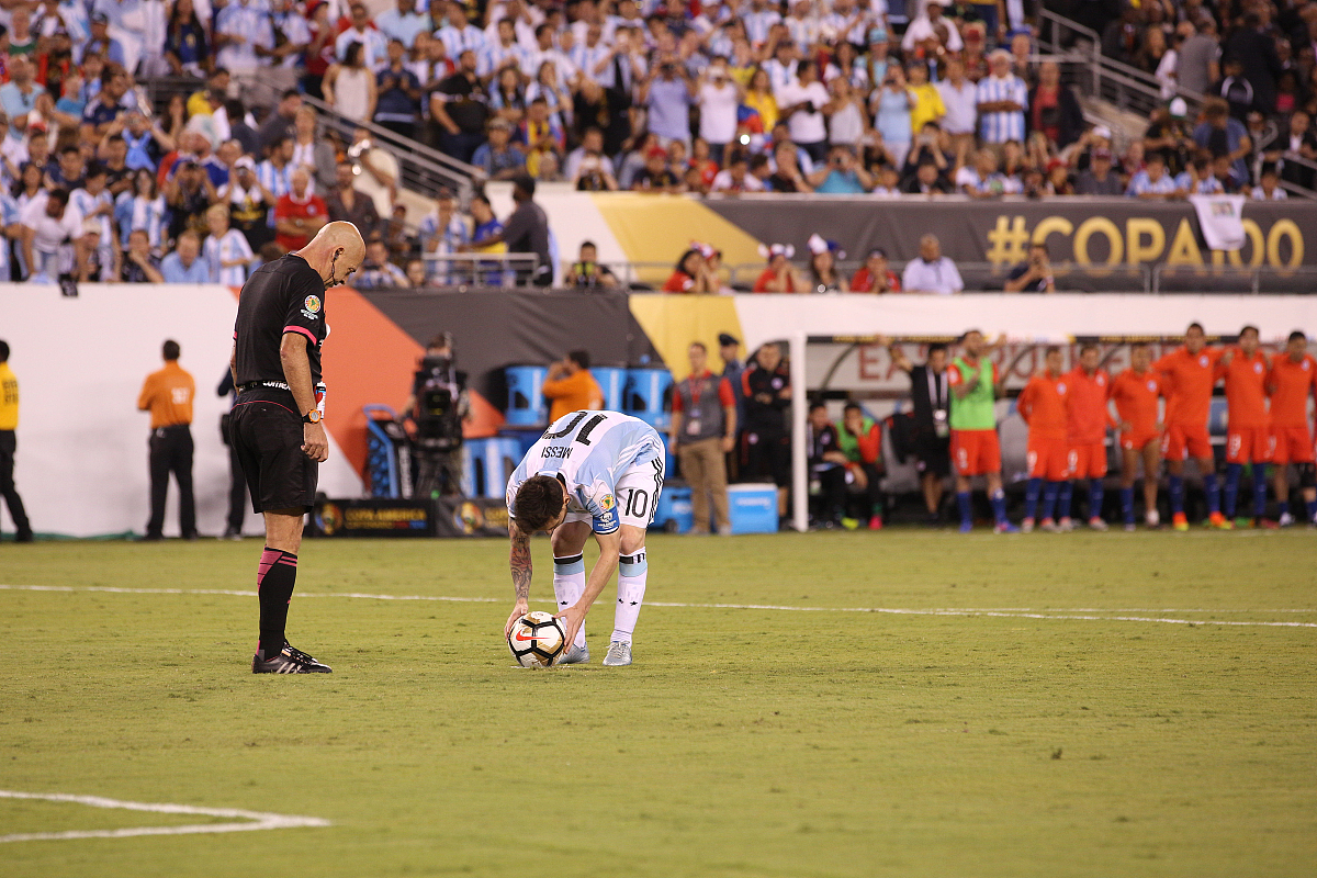 关于年终总决赛完胜蒙特卡洛大师赛，西西帕斯刷新纪录的信息