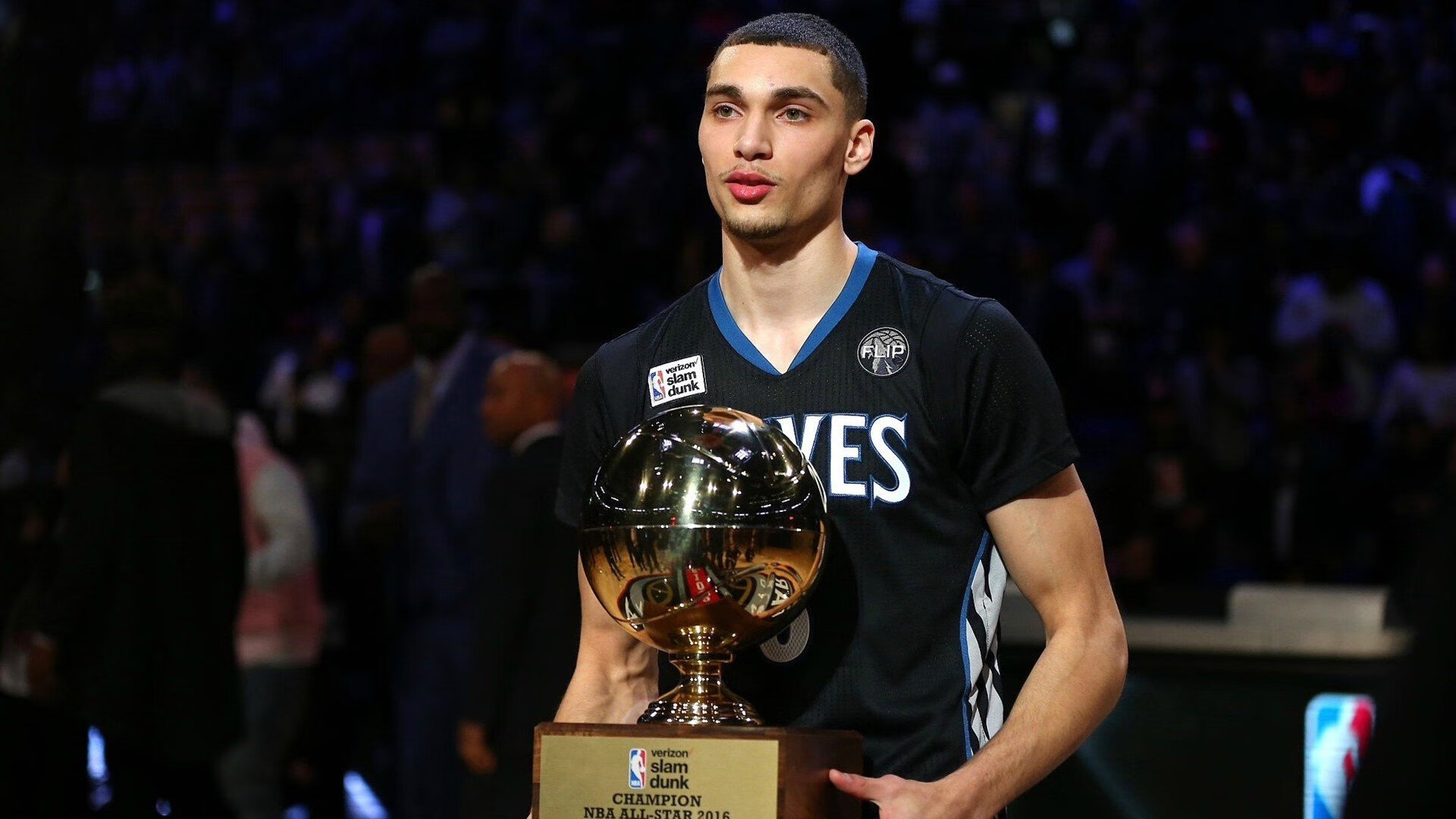 世界杯之夜,浓眉关键进球定乾坤